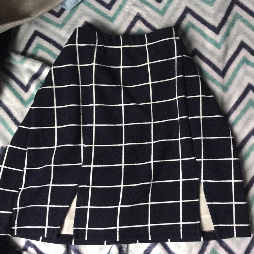 Skirt with two slits, navy blue and white